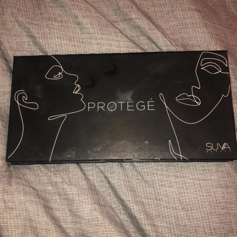 Suva Beauty eyeshadow palette
